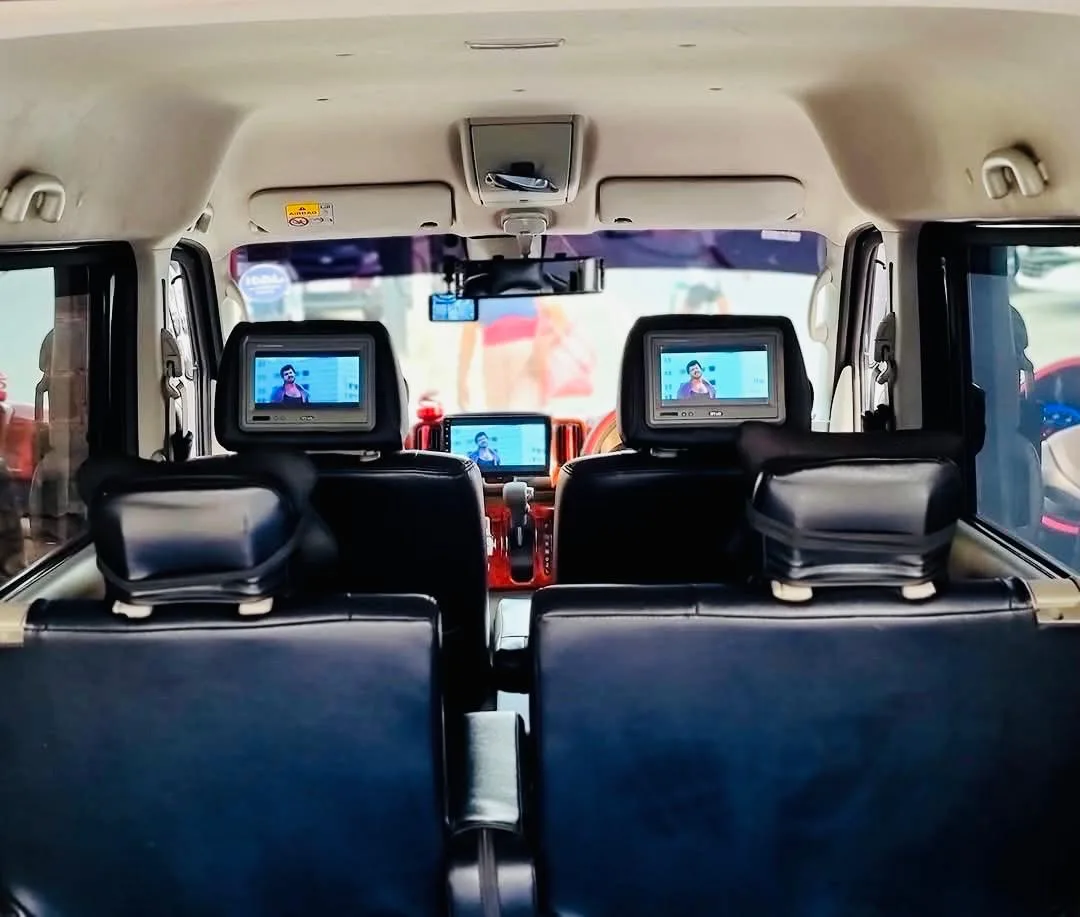Mini Van thumbnail 7