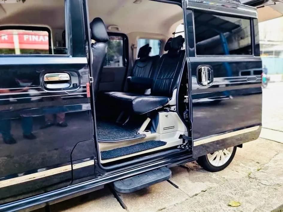 Mini Van thumbnail 9