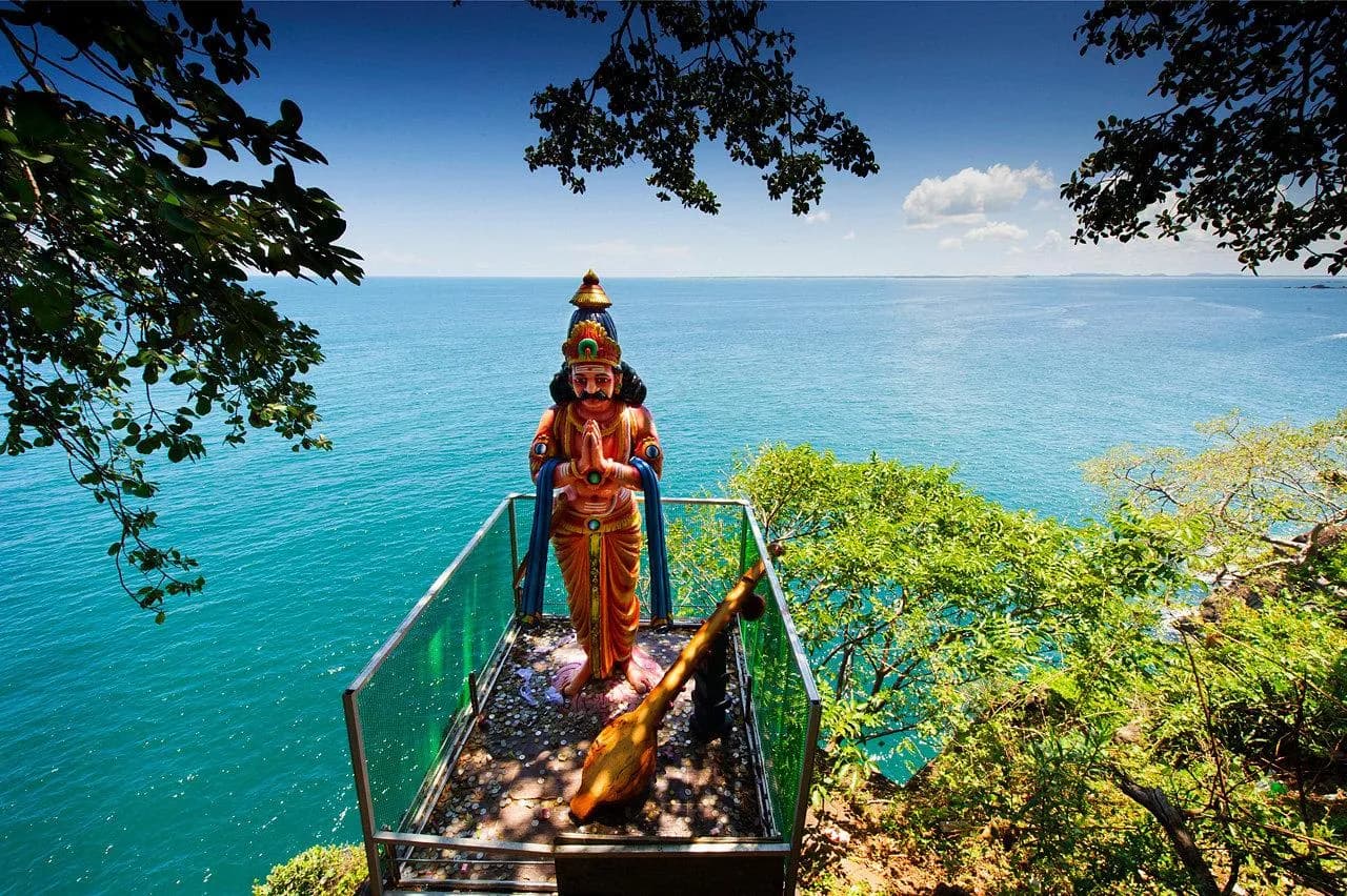 Tourists enjoying a Yala National Park safari during a private driver tour in Sri Lanka.